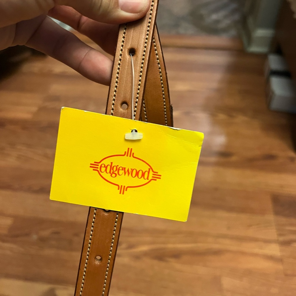 Edgewood leather belt raised and stitched brown. NWT